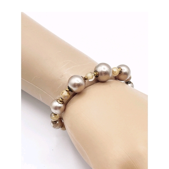 Miriam Haskell Jewelry - Miriam Haskell Silver and Cream Pearl Bracelet